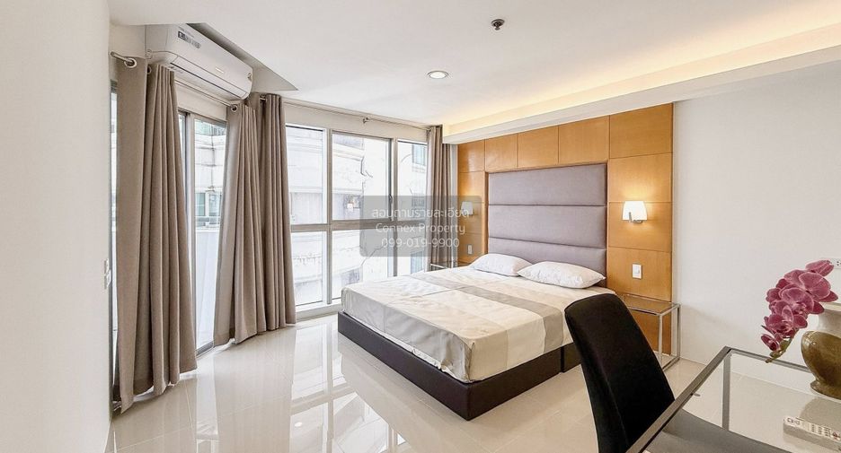 À louer 4 chambres condo à Khlong Toei, Bangkok