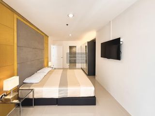 For rent 4 bedrooms condo in Khlong Toei, Bangkok