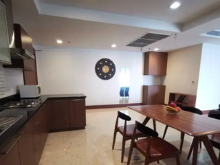For rent 3 bedrooms condo in Khlong Toei, Bangkok
