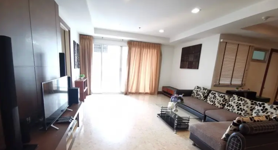 For rent 3 bedrooms condo in Khlong Toei, Bangkok