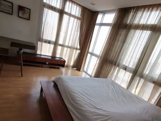 For rent 3 bedrooms condo in Khlong Toei, Bangkok