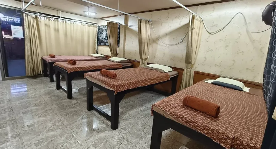 À vendre 1 chambre local commercial à Pratumnak, Pattaya