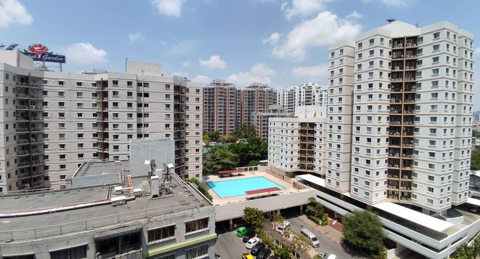For sale 2 ベッドルーム condo in Yan Nawa, Bangkok