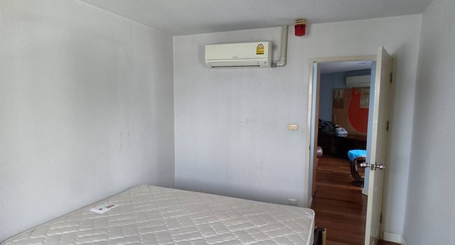 For sale 2 ベッドルーム condo in Yan Nawa, Bangkok