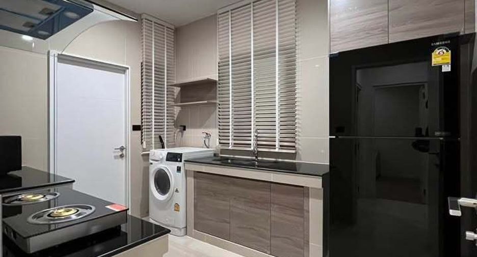 Haus zur Miete mit 4 Zimmer in Bang Kapi, Bangkok