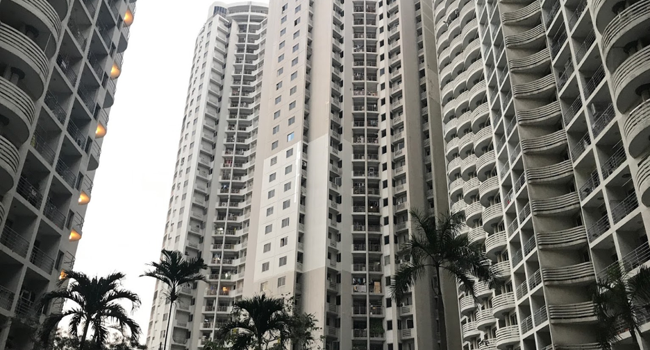 For rent 2 bedrooms condo in Yan Nawa, Bangkok