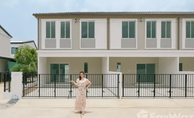 For sale 3 bedrooms townhouse in Mueang Pathum Thani, Pathum Thani