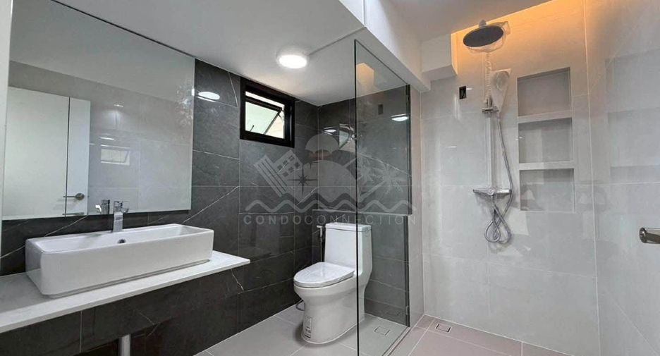 Haus zum Kauf mit 4 Zimmer in Phra Khanong, Bangkok