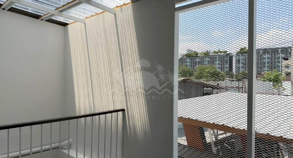Haus zum Kauf mit 4 Zimmer in Phra Khanong, Bangkok