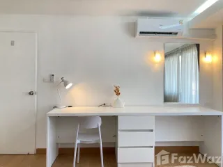 For rent 2 bedrooms condo in Huai Khwang, Bangkok