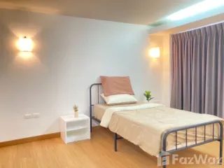 For rent 2 bedrooms condo in Huai Khwang, Bangkok
