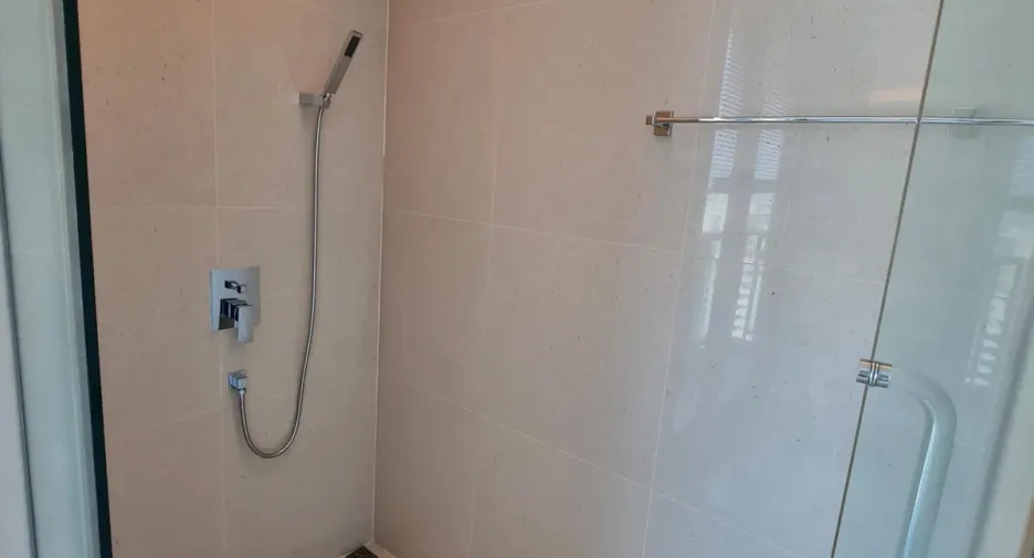 Аренда и продажа 4 спальни кондо в Щаттхана, Бангкок