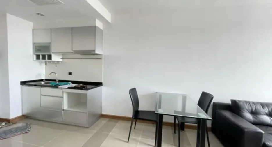 For sale 1 Beds condo in Huai Khwang, Bangkok
