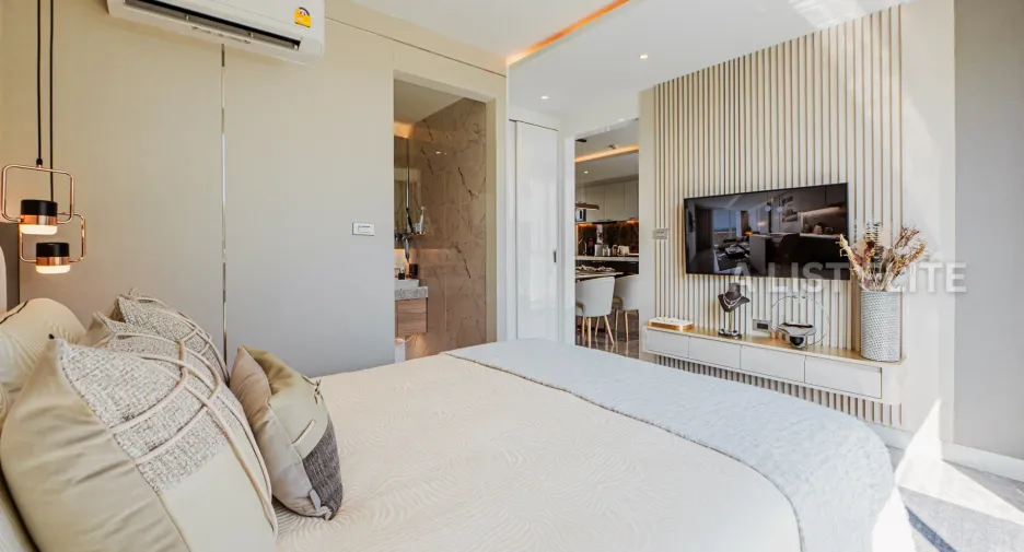 For sale 2 bedrooms condo in Khlong Toei, Bangkok
