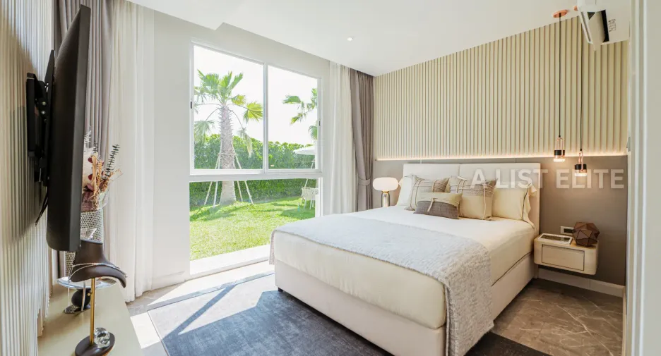 For sale 2 bedrooms condo in Khlong Toei, Bangkok