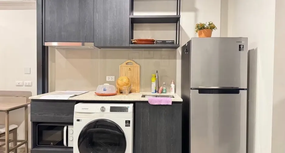 Wohnung zur Miete mit 1 Zimmer in Huai Khwang, Bangkok