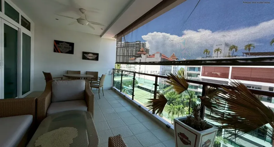 For rent and for sale 2 bedrooms condo in Bang Lamung, Chonburi
