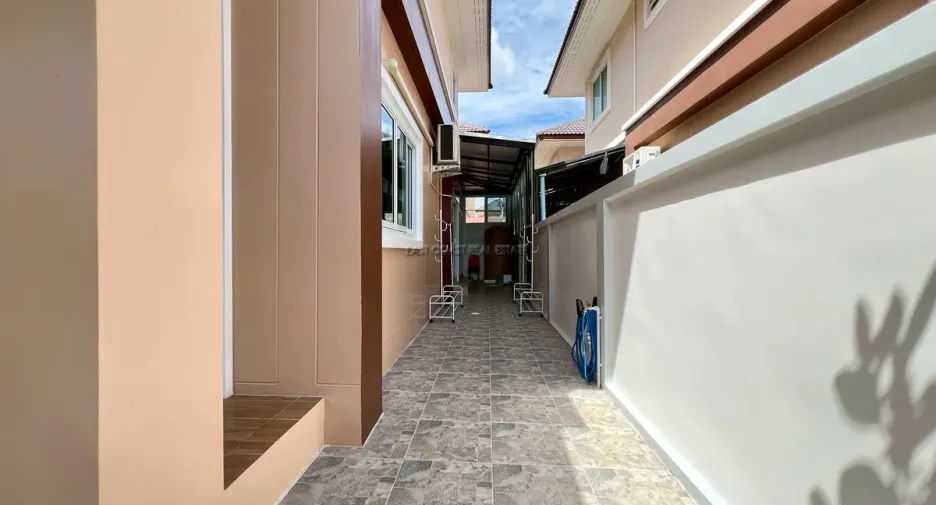 For rent and for sale 3 bedrooms house in Bang Lamung, Chonburi