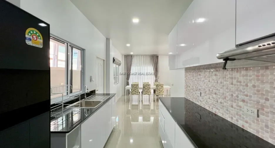 For rent and for sale 3 bedrooms house in Bang Lamung, Chonburi