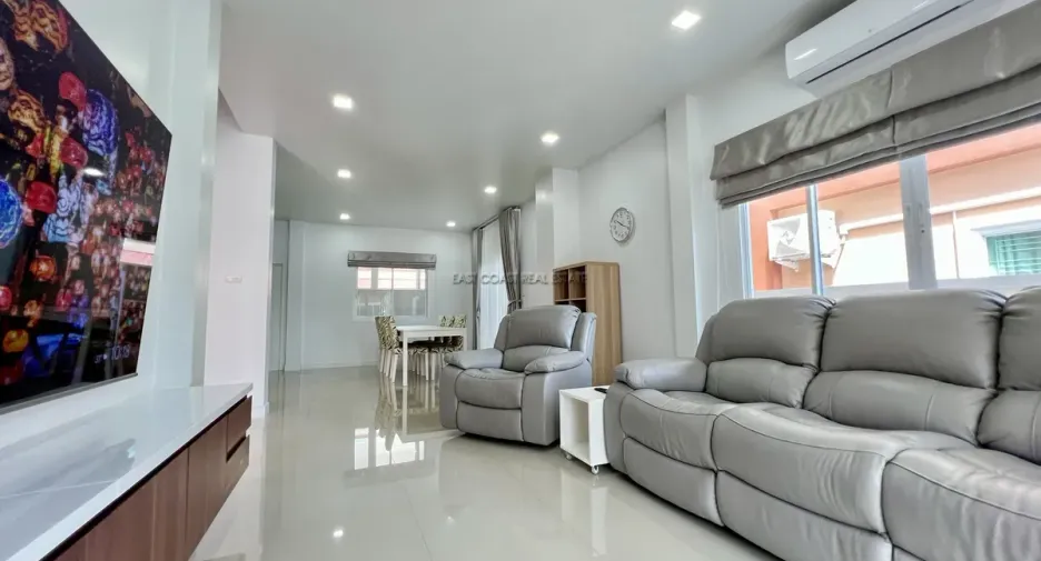 For rent and for sale 3 bedrooms house in Bang Lamung, Chonburi