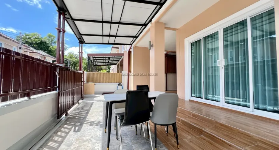 For rent and for sale 3 bedrooms house in Bang Lamung, Chonburi