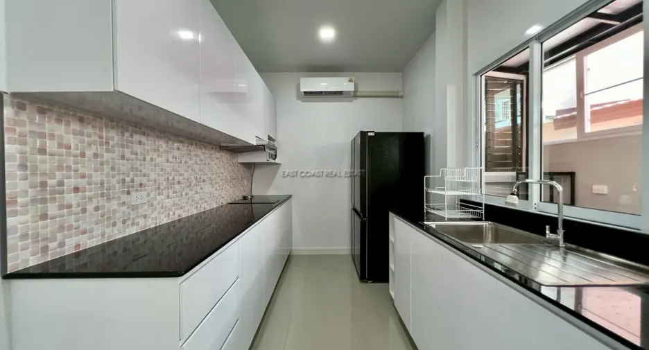 For rent and for sale 3 bedrooms house in Bang Lamung, Chonburi