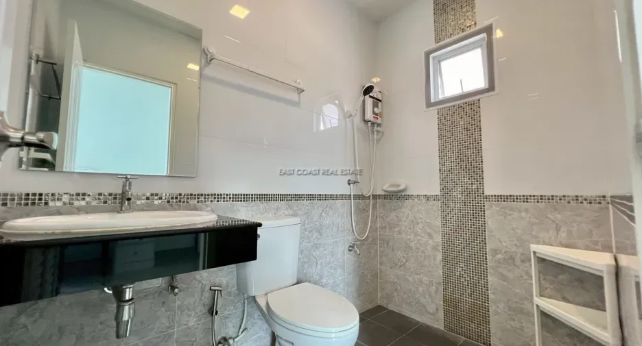 For rent and for sale 3 bedrooms house in Bang Lamung, Chonburi