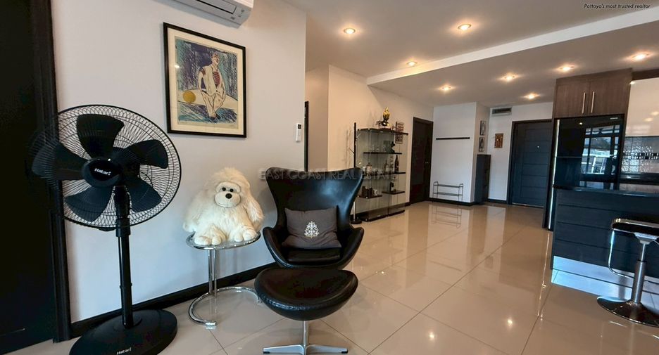 For rent 2 bedrooms condo in Pratumnak, Pattaya