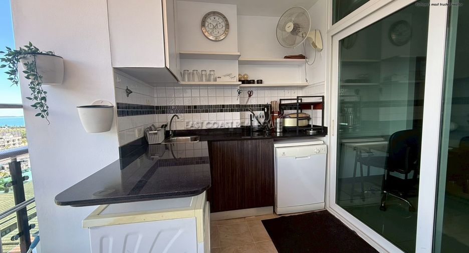 For rent 2 bedrooms condo in Pratumnak, Pattaya