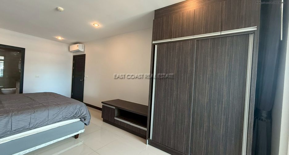 For rent 2 bedrooms condo in Pratumnak, Pattaya