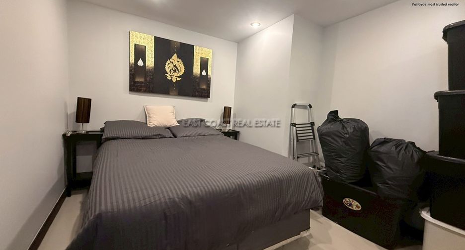 For rent 2 bedrooms condo in Pratumnak, Pattaya