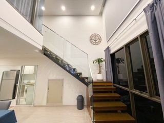 Продажа 2 спальни кондо в Пхра Кханонг, Бангкок