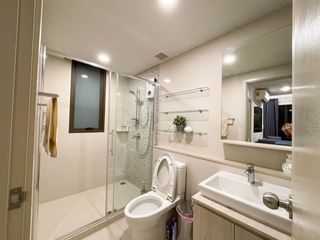 Продажа 2 спальни кондо в Пхра Кханонг, Бангкок