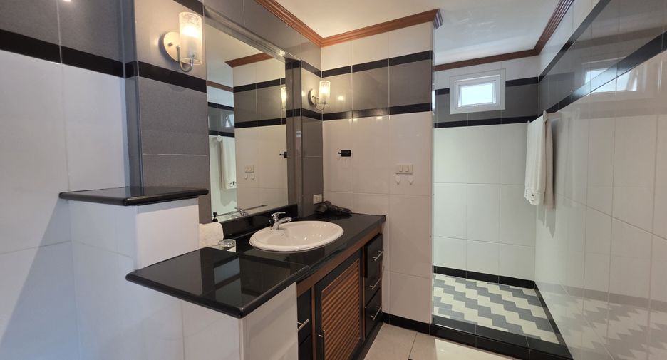 For rent 2 ベッドルーム condo in Pratumnak, Pattaya