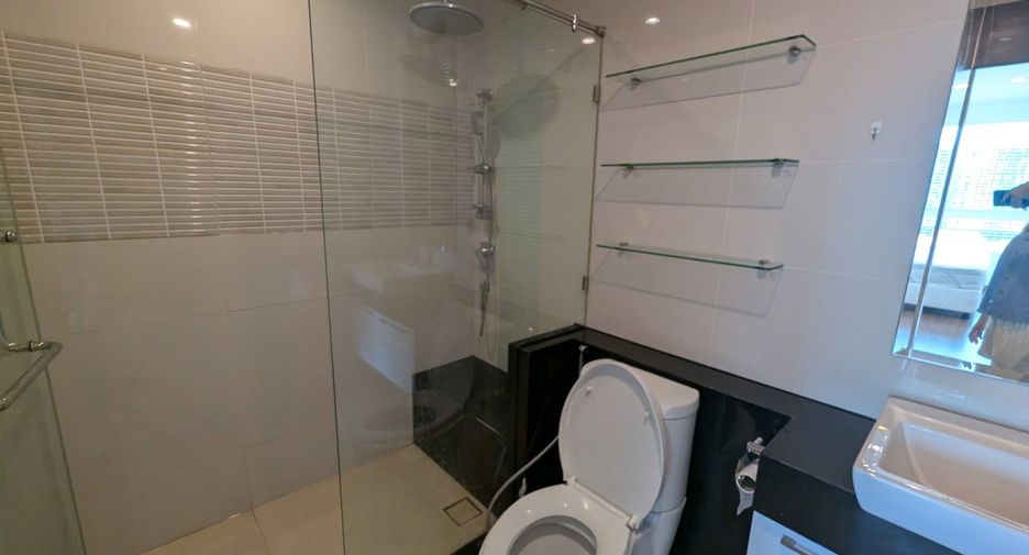 For rent 1 bed condo in Yan Nawa, Bangkok