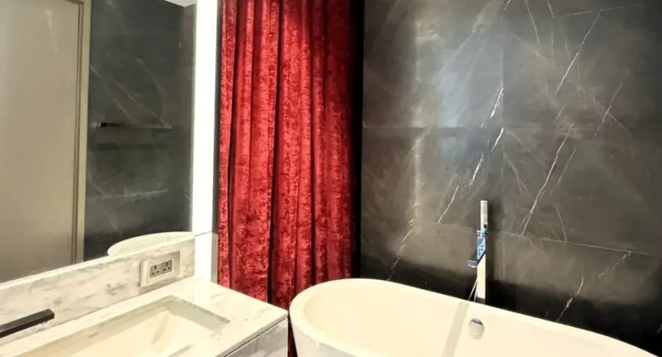 Condo en alquiler y en venta de 2 habitaciones en Watthana, Bangkok