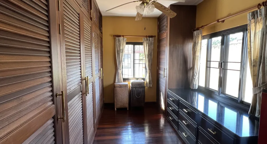 Villa zur Miete mit 5 Zimmer in Mueang Phuket, Phuket