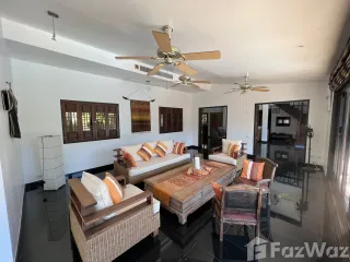 Villa en alquiler de 5 habitaciones en Mueang Phuket, Phuket