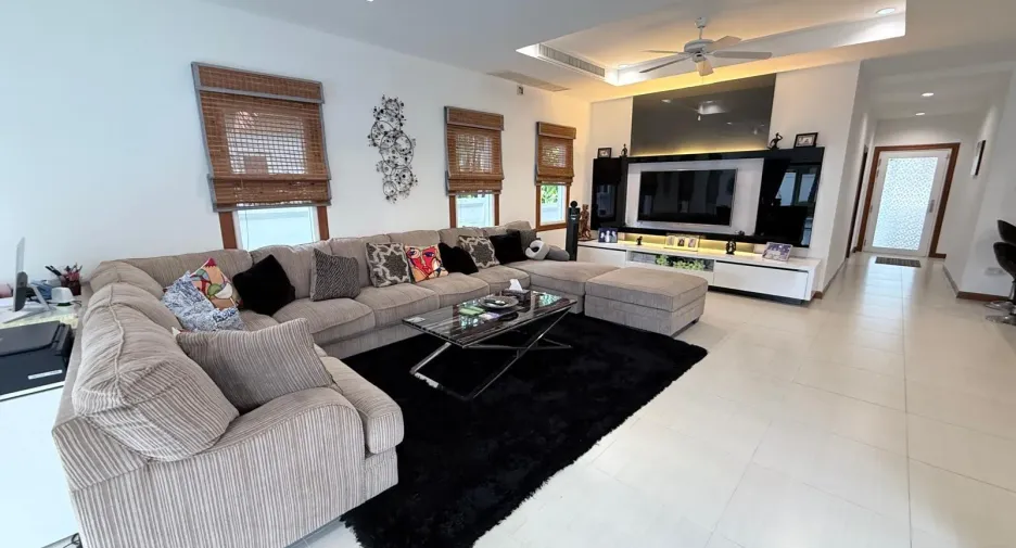 For sale 3 ベッドルーム villa in Hua Hin, Prachuap Khiri Khan
