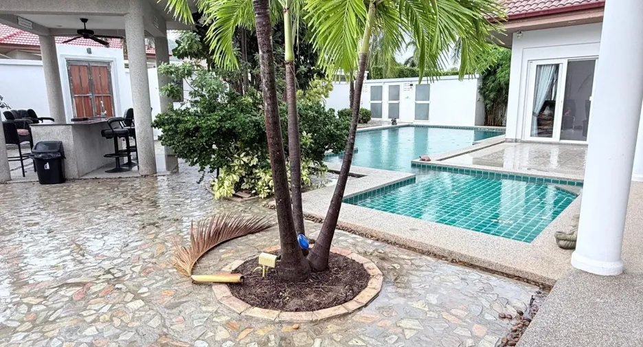 For sale 3 ベッドルーム villa in Hua Hin, Prachuap Khiri Khan