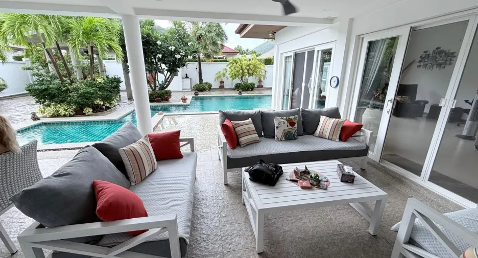 For sale 3 ベッドルーム villa in Hua Hin, Prachuap Khiri Khan