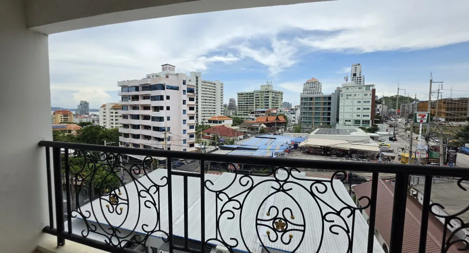 For rent 2 ベッドルーム condo in Pratumnak, Pattaya