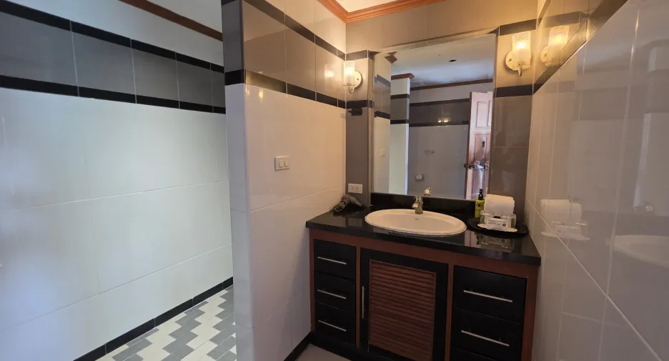 For rent 2 ベッドルーム condo in Pratumnak, Pattaya