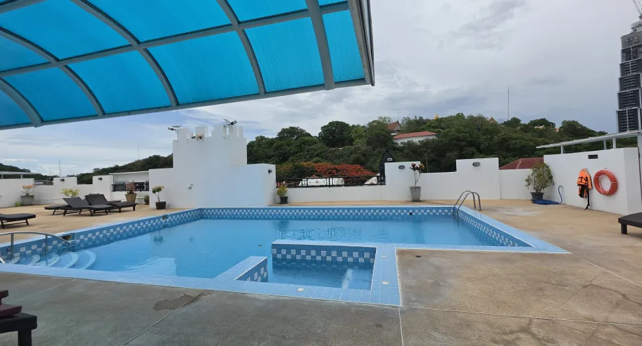 For rent 2 ベッドルーム condo in Pratumnak, Pattaya