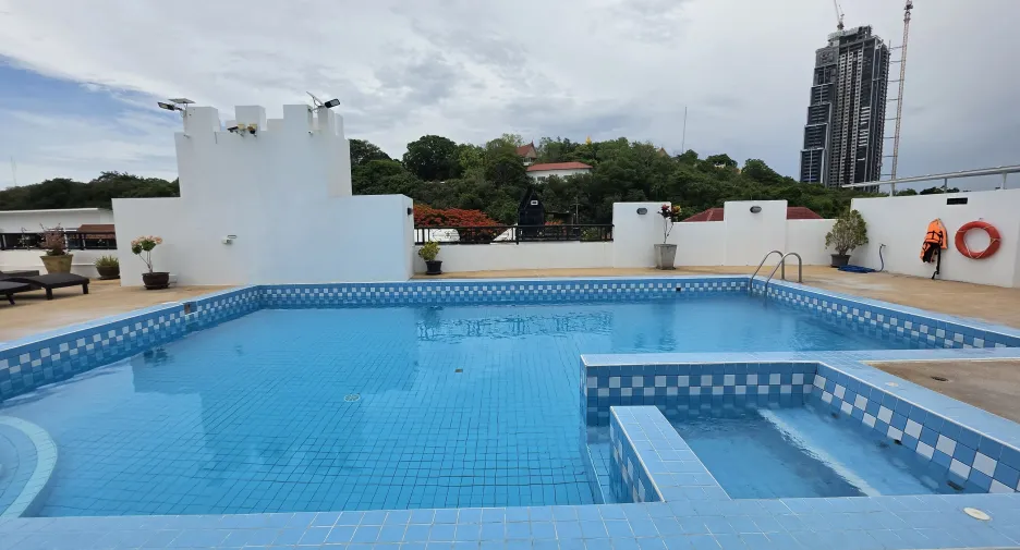 For rent 2 ベッドルーム condo in Pratumnak, Pattaya