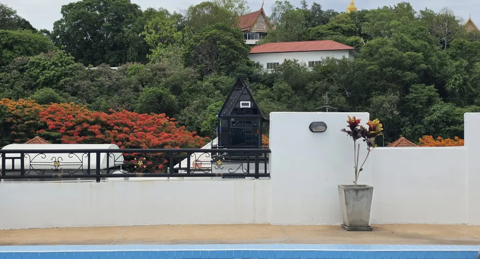 For rent 2 ベッドルーム condo in Pratumnak, Pattaya