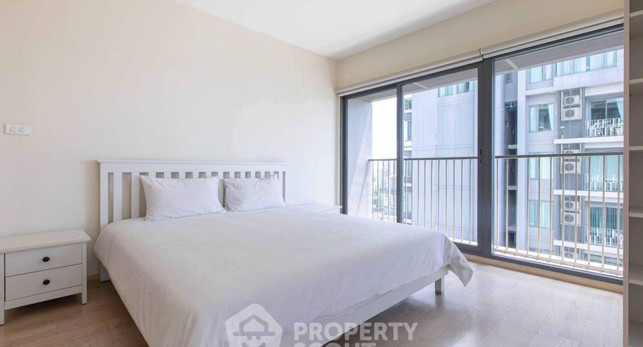 For sale 3 ベッドルーム condo in Khlong Toei, Bangkok