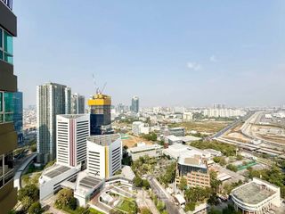 For sale 2 bedrooms condo in Huai Khwang, Bangkok