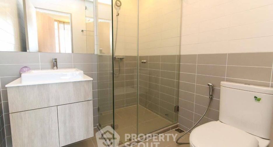 For sale 2 bedrooms condo in Phra Khanong, Bangkok