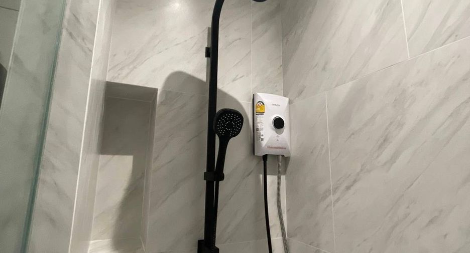 À vendre 1 chambre condo à Khlong San, Bangkok